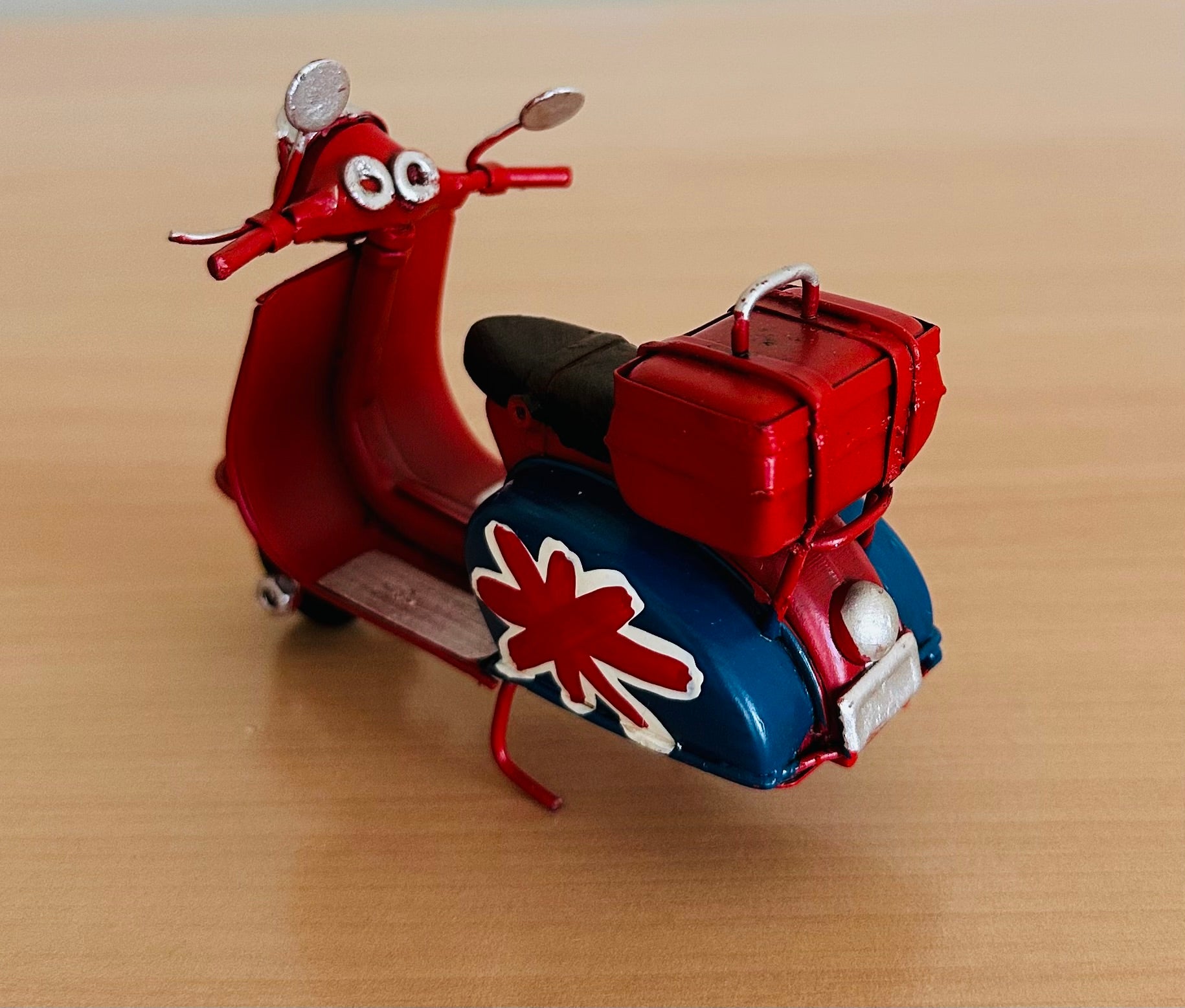Vintage Rustic Style Union Jack Scooter Ornament Metal Retro Motorbike Antique, Decor